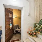 La Casa Gialla Di *
