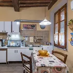 La Casa Gialla Di