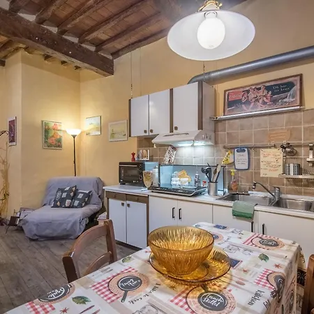 La Casa Gialla Di Semesterbostad *