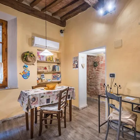 Semesterbostad La Casa Gialla Di *